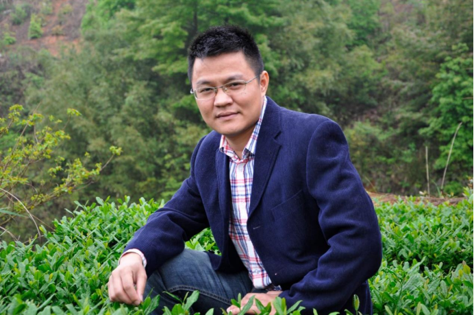 46.黄东锋：“书生”勤业茶自香165.png