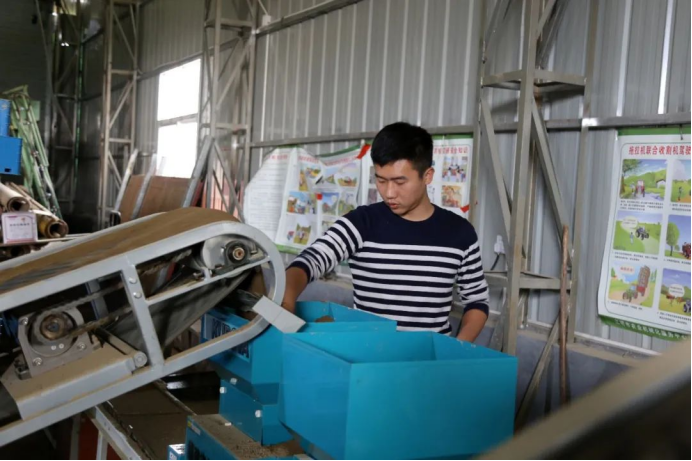 48.巫善生：青春不悔种粮心65.png